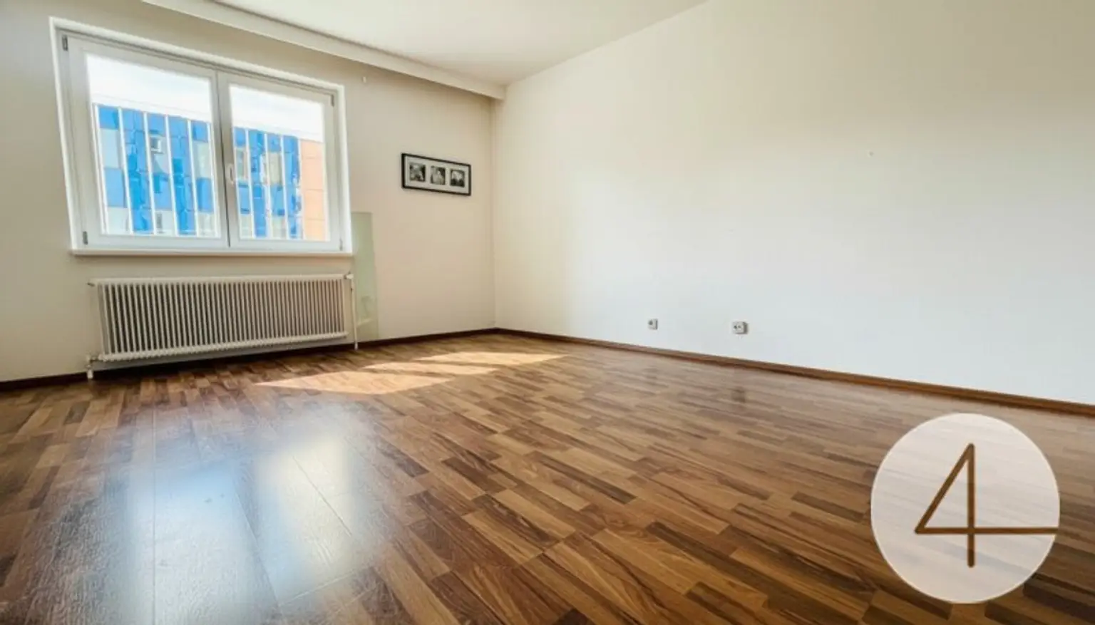210m zur S-Bahn - 800m zur U3 - Schloss Belvedere ums Eck - Innenhof Loggia - zentrale Lage