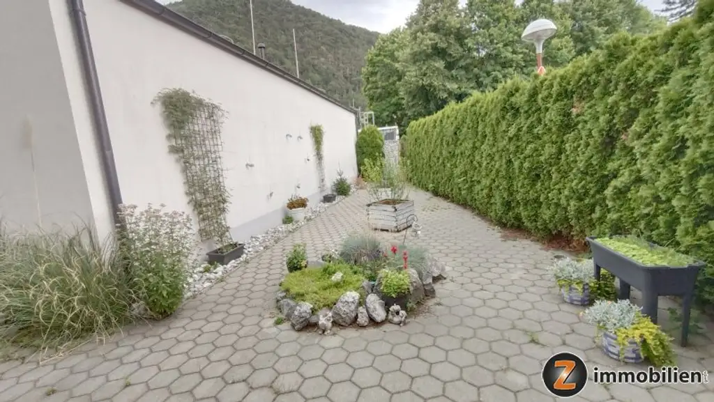Puchberg am Schneeberg: Großes Generationenhaus mit sehr guter Infrastruktur