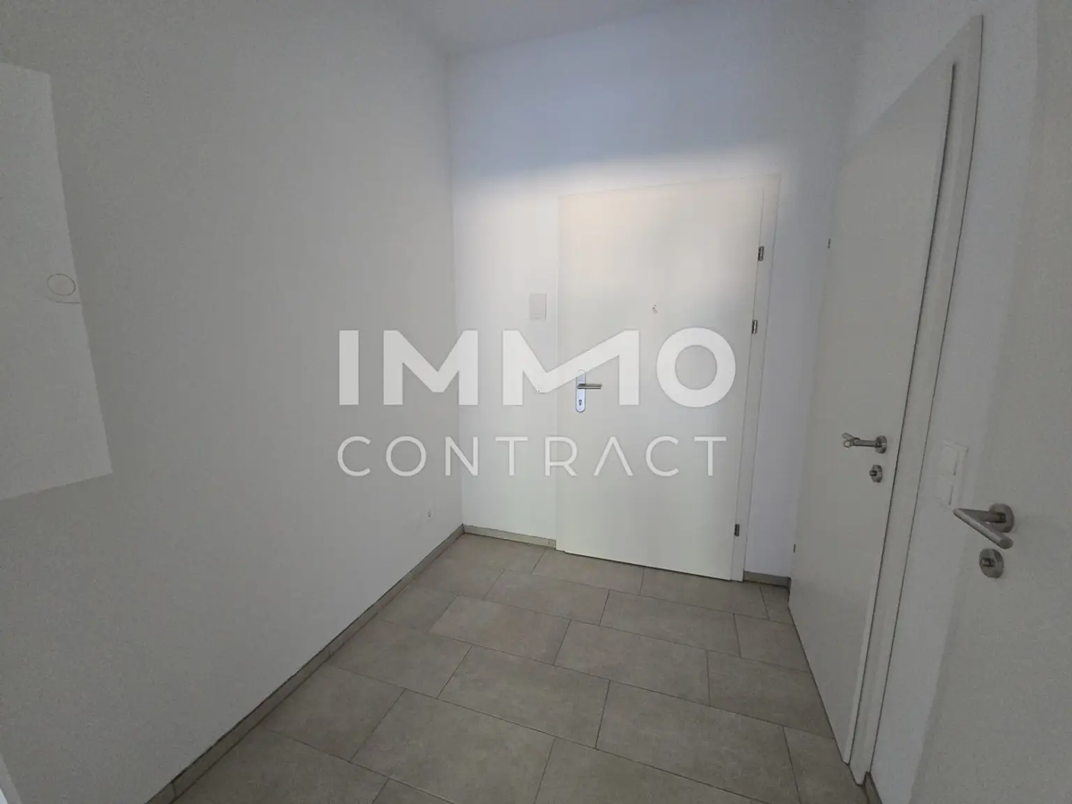 STRASSGANGER Straße 380d : Neuwertige 3 Zimmer- Wohnung mit großem Balkon - Straßganger Straße 380 d - Top 05d