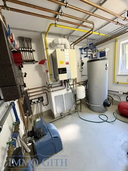GROSSZÜGIGE DOPPELHAUSHÄLFTE IN GRÜNRUHELAGE MIT WIENBLICK IN MARIA ENZERSDORF ZU MIETEN!