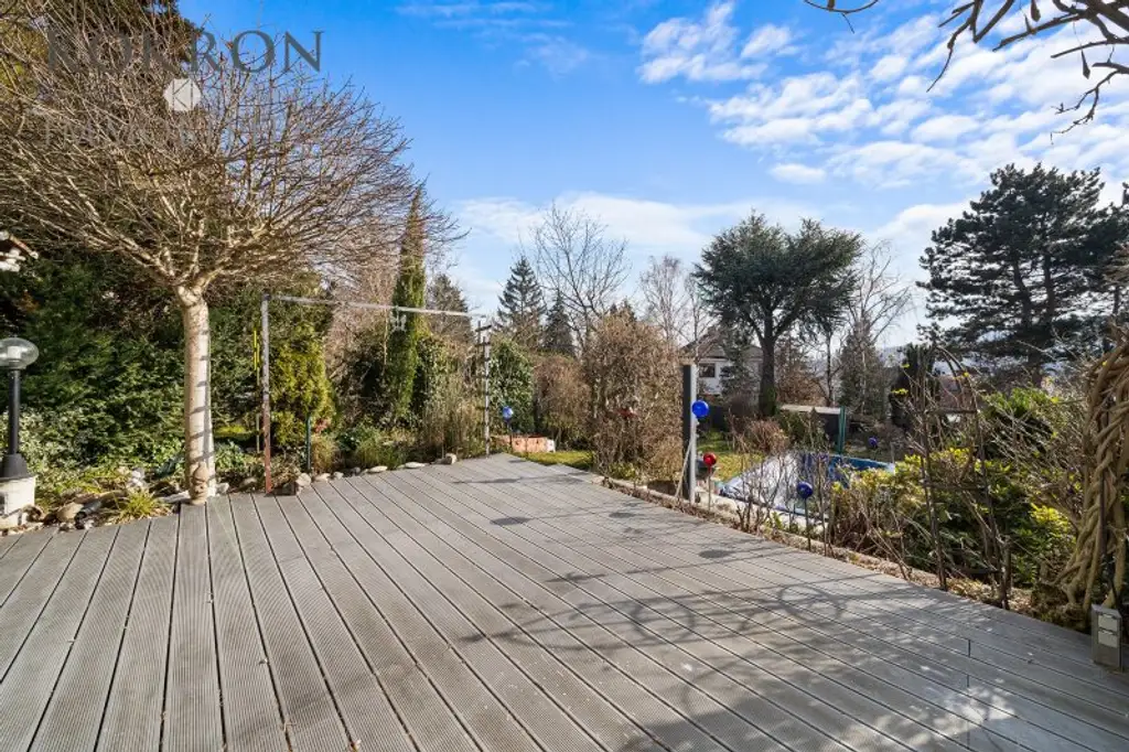 TRAUMLAGE am Wolfersberg mit Fernblick! Großzügiges Einfamilienhaus mit Garten, Dachterrasse und viel Platz!