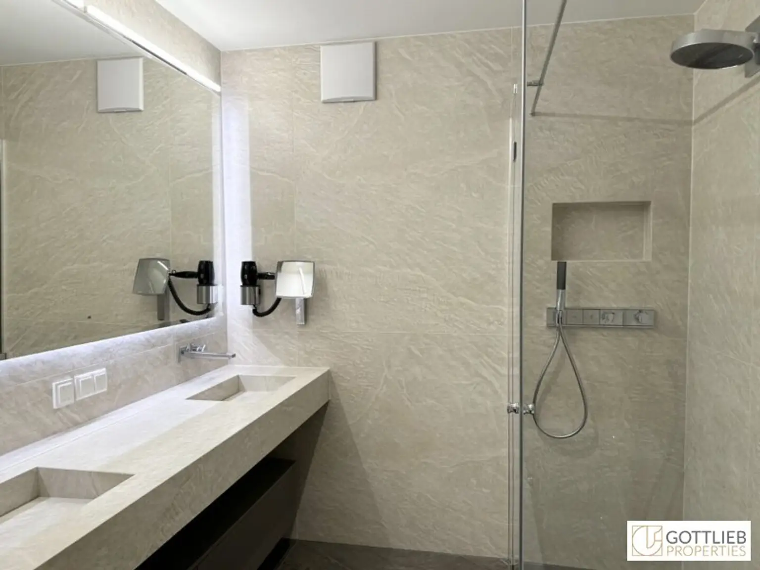 PROVISIONSFREI nahe Belvedere! Luxuriöse 6-Zimmer-Erstbezug-Dachterrassen-Wohnung mit Outdoor-Pool in historischem Gebäude