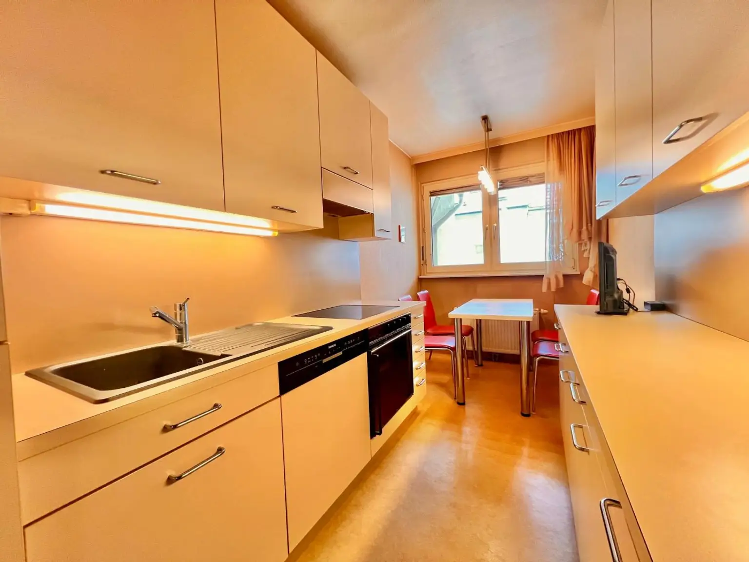 Familientauglich! 4 Zimmer + Loggia nähe Brunnenmarkt