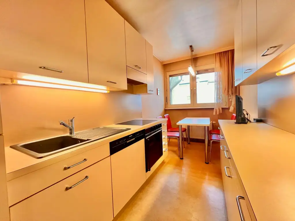 Familientauglich! 4 Zimmer + Loggia nähe Brunnenmarkt