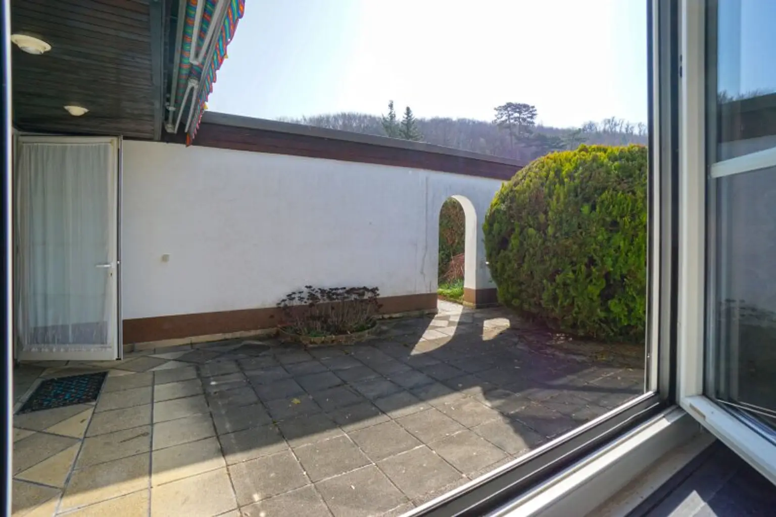 Zimmer 1_Blick Innenhof