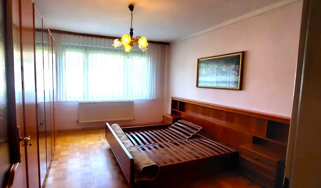 Solides Einfamilienhaus mit Garten