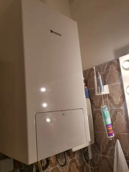 Nette helle 2 Zimerwohnung...