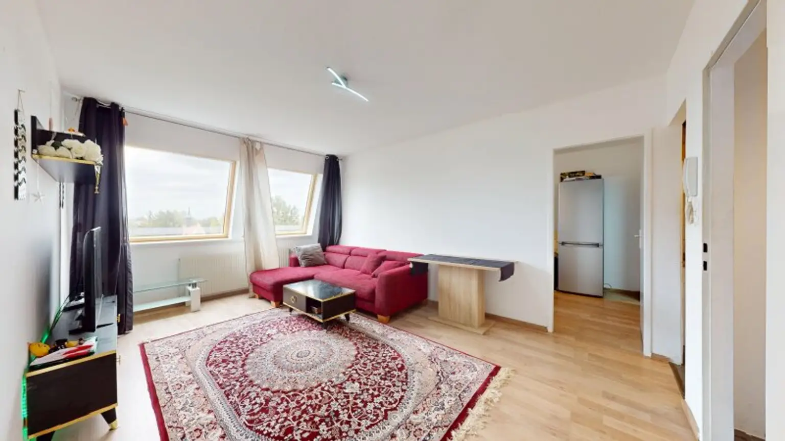 Gemütliche 2 Zimmerwohnung in Laxenburg. Toplage. Provisionsfrei. Schlicht, Simpel, Vernünftig.