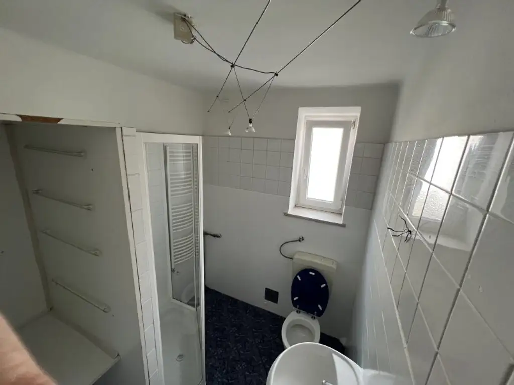 Attraktive Büro/Praxis in Wels: 7 Zimmer, Terrasse, Garage & Stellplätze! Ideal für Profis!