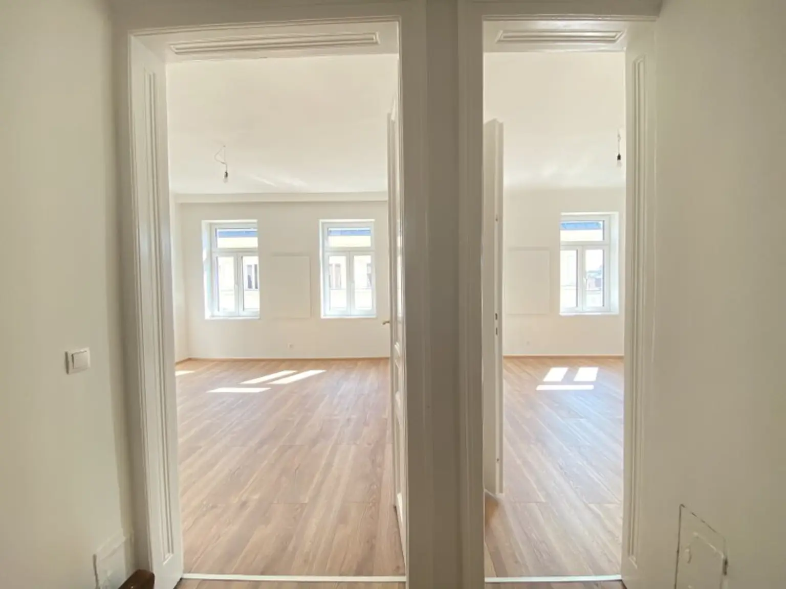 Generalsanierte 2-Zimmer-Wohnung – ideal auch als 2er WG, eigene Küchenauswahl!