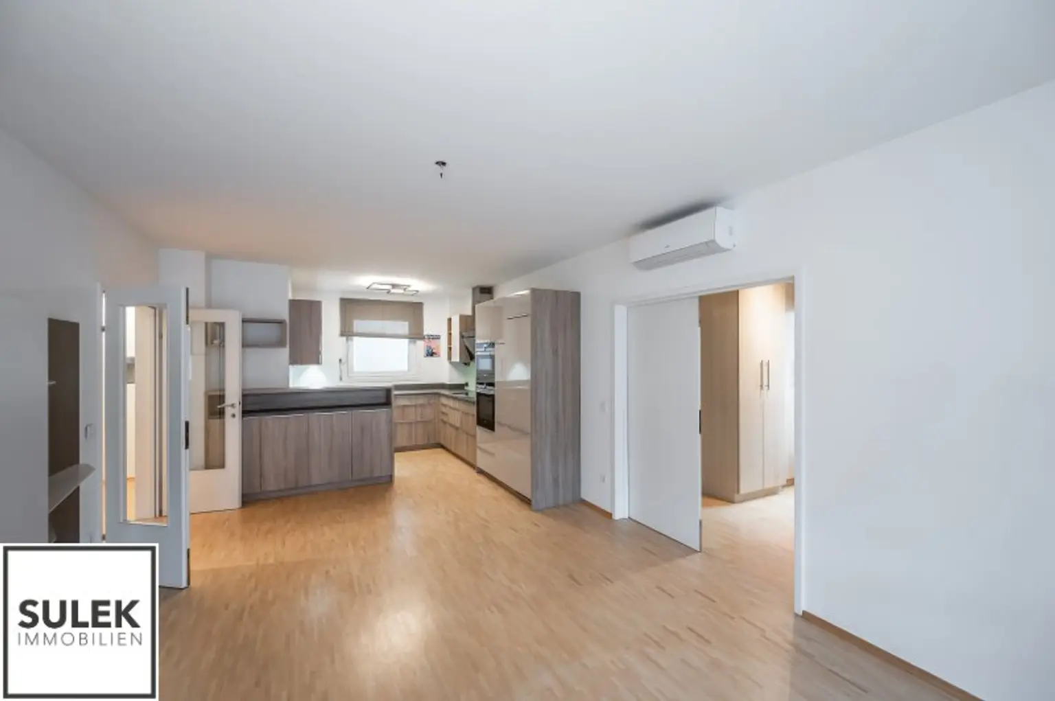 Gut geschnittene 4-Zimmer-Neubauwohnung mit großer Loggia - teilmöbliert - sofort beziehbar!