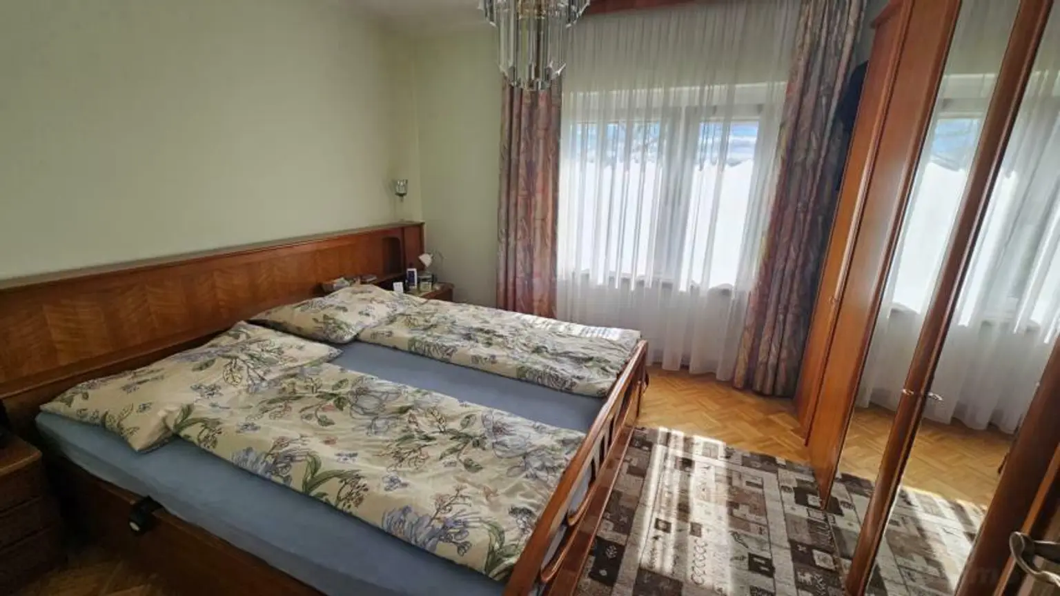 ** Geschmackvolles Zweifamilienwohnhaus - ca. 19ha LW-Fläche mit Wald ** unvergleichbarer Panoramablick auf Schloss Kapfenstein und das steirische Hügelland **