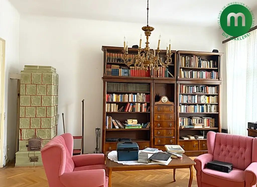 Altbauvilla aus der Jahrhundertwende mit großzügiger Liegenschaft