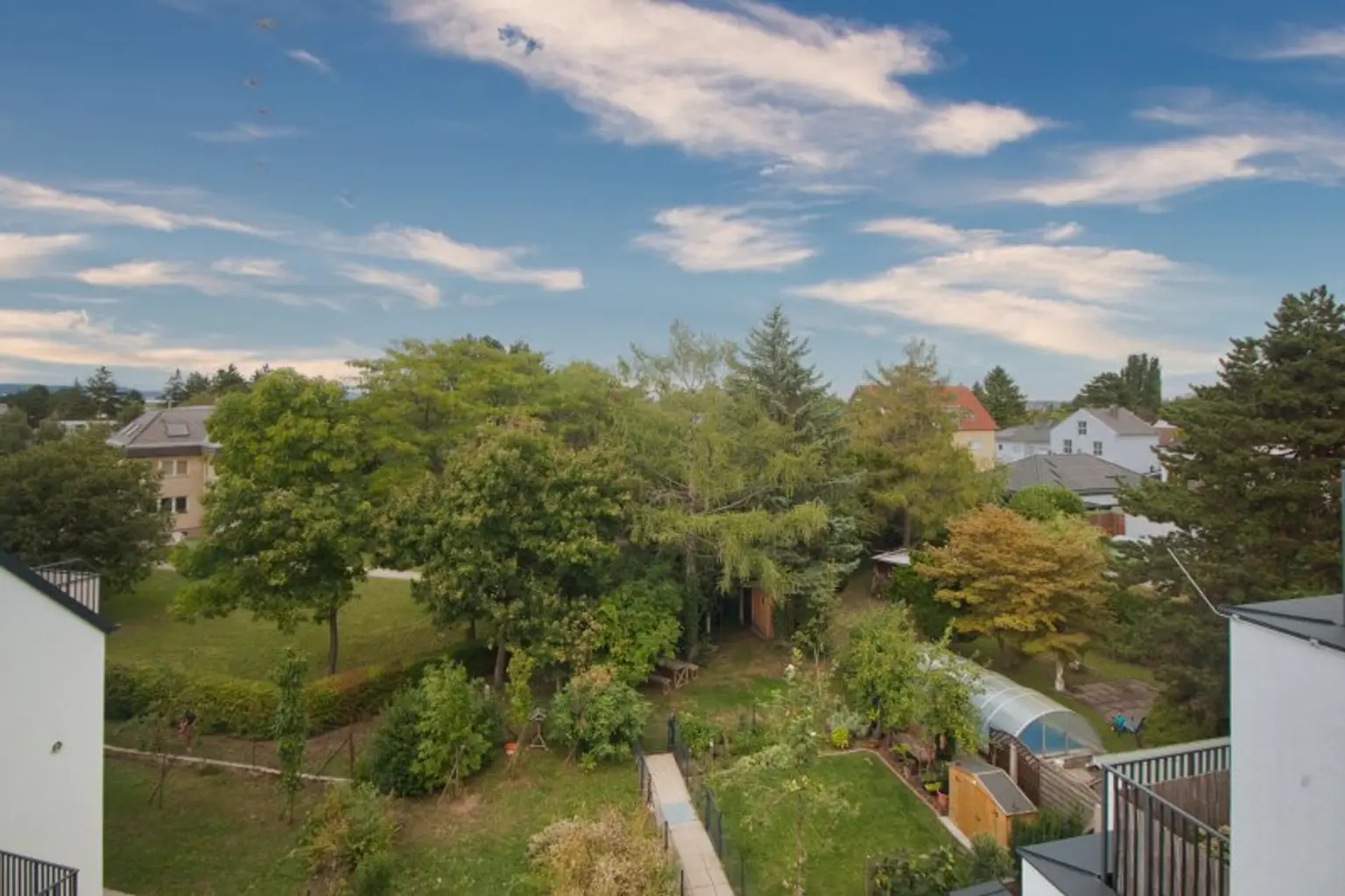 Exklusive 4-Zimmer Dachgeschosswohnung | private 39 m² Dachterrasse & Terrasse auf Wohnebene | Klimaanlage