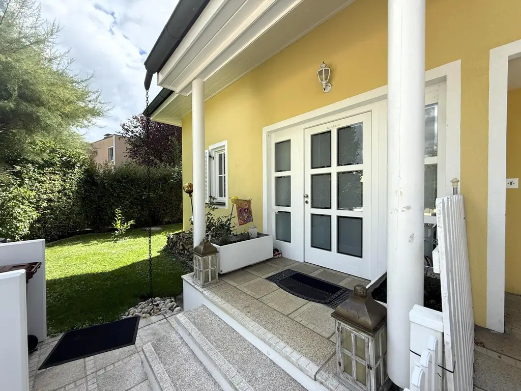 Exklusive Doppelhaushälfte in Massivbauweise in Enzesfeld // Exclusive semi-detached house in solid construction in Enzesfeld //