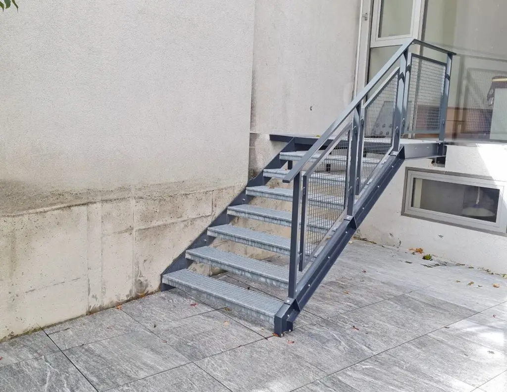 Die perfekte Studenten WG für Investoren zum Selbstausbau mit Garten und Terrasse in Innsbruck - Hötting ab sofort zu kaufen !!!
