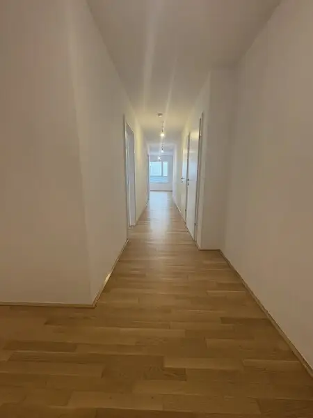Neuwertige 71m² Wohnung mit Balkon - WG-tauglich & top ausgestattet