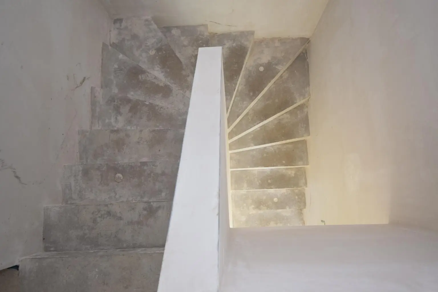 EG Stiegehaus, belagsfertig