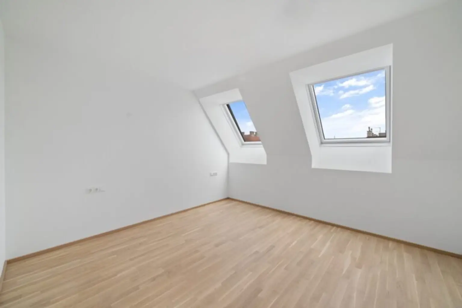 ERSTBEZUG ! Exklusives 148 m² Dachwohnung mit 3 Terrassen in generalsaniertem Gebäude (Top 21)