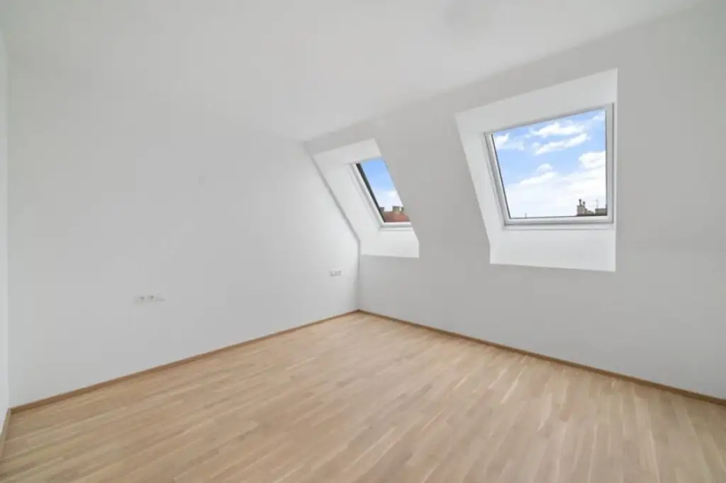 ERSTBEZUG ! Exklusives 148 m² Dachwohnung mit 3 Terrassen in generalsaniertem Gebäude (Top 21)