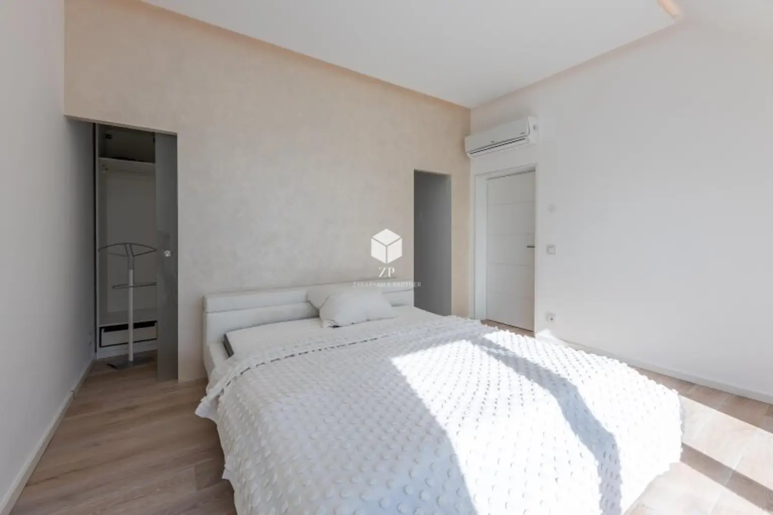 Luxuslage Schafberg: Einmalige Luxus-Maisonette mit Dachterrasse! Weitblick zum Verlieben!