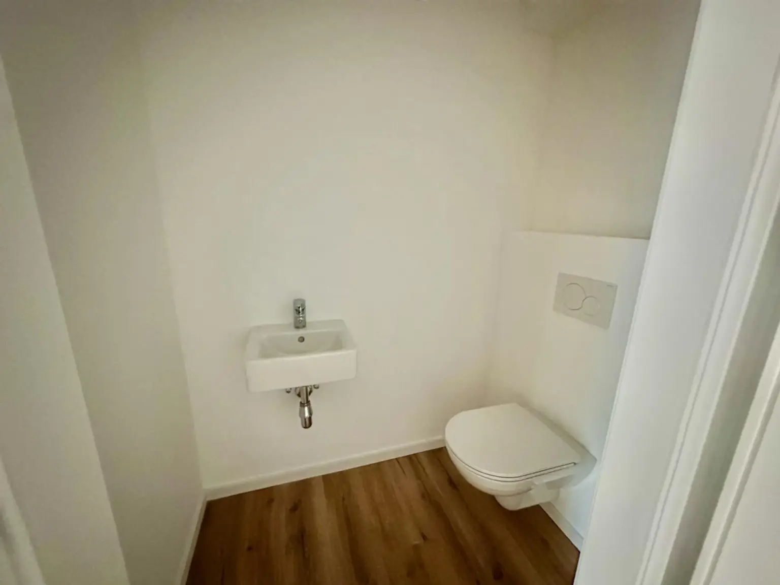 Erstbezug! Top 6! Wunderschöne zentrumsnahe 3-Zimmer Wohnung mit Balkon!