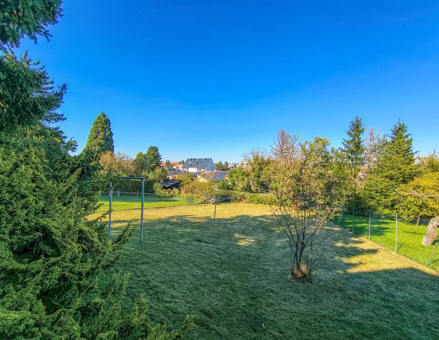 2380 Perchtoldsdorf/Nähe Wiener Stadtgrenze: Ruhig gelegenes, sonniges 1020m² Grundstück mit hohem Potenzial