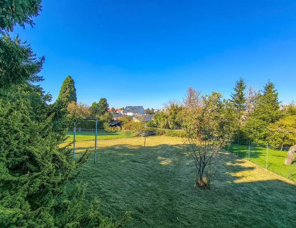 2380 Perchtoldsdorf/Nähe Wiener Stadtgrenze: Ruhig gelegenes, sonniges 1020m² Grundstück mit hohem Potenzial