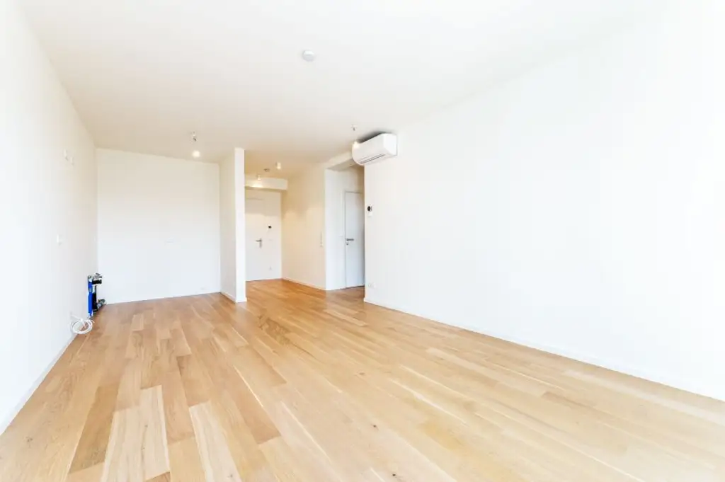 Ab Oktober! Erstbezug! Klimatisierte 2-Zimmer-Balkonwohnung inkl. Stellplatz zu vermieten!