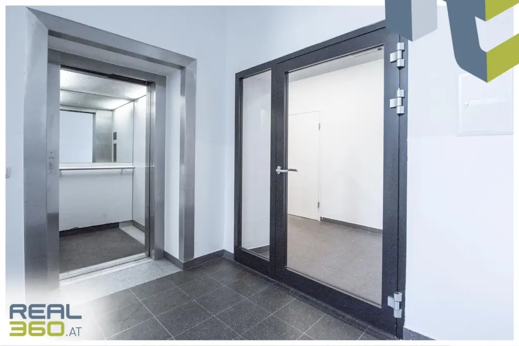 Generalsaniertes Büro mit Blick auf die Landstraße und PARKPLATZ!