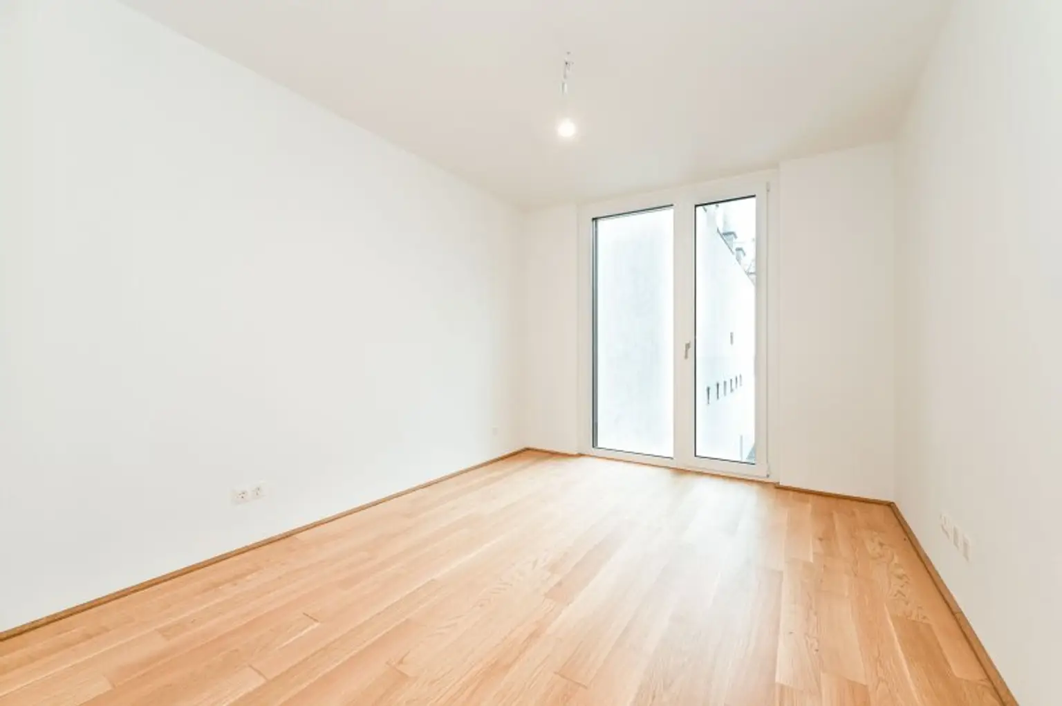 Erstbezug ab Dezember! 2-Zimmer-Loggiawohnung inkl. Stellplatz und Garten zu vermieten!
