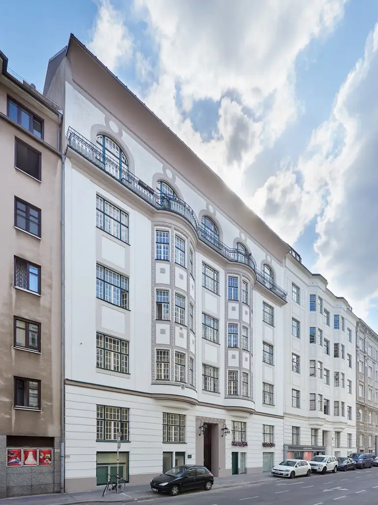 Helle 1-Zimmer-Altbauwohnung im 3. Stock – Pilgramgasse 15