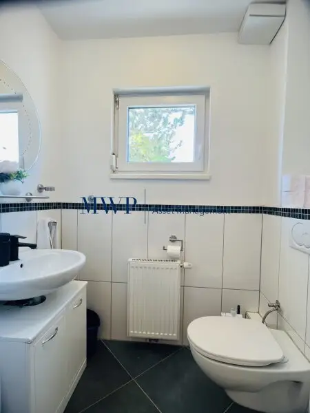 Freistehendes Einfamilienhaus mit 6-Zimmern plus Keller in Esslinger Ruhelage – diskret gelegen auf Eigengrund