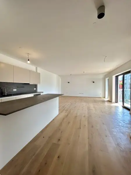 Exklusive Dachgeschosswohnung mit Grün-Blick in Top-Lage - Luxusausstattung