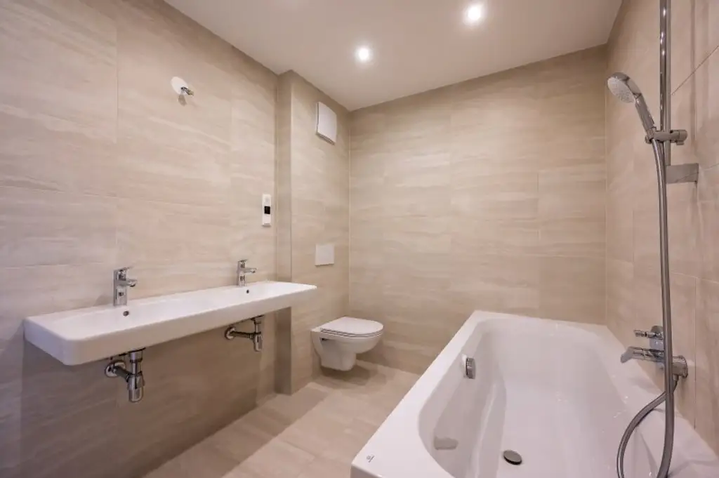 ++FonteFlats++ Fantastischer 4-Zimmer Dachgeschoss-ERSTBEZUG mit tollem Balkon