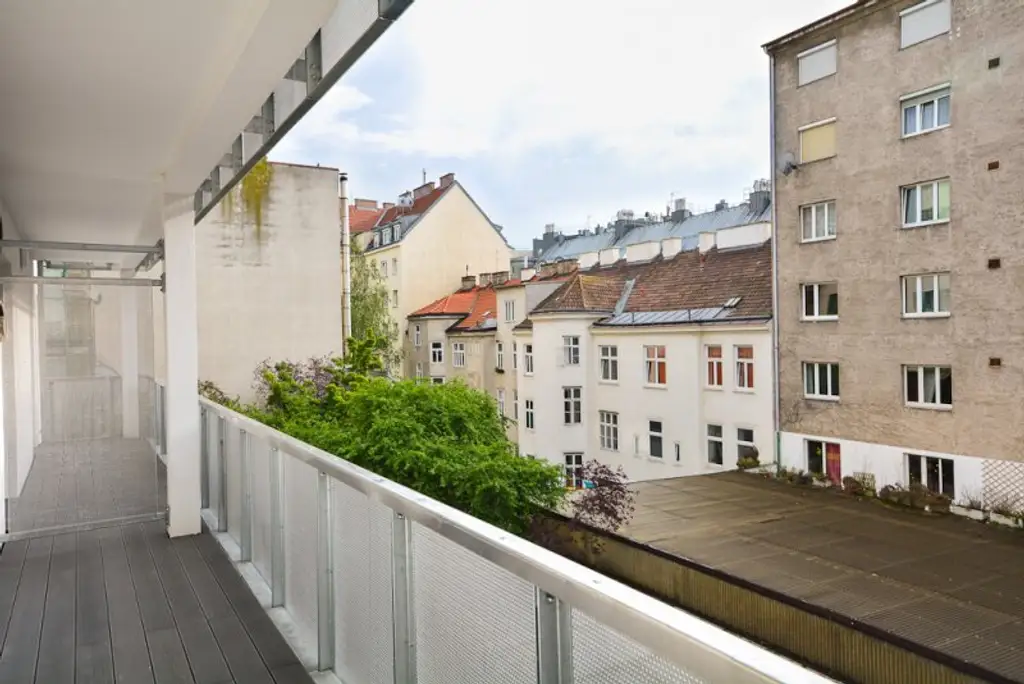 Der Sommer kann kommen: 2 Zimmer Wohnung in Hofruhelage mit großem Balkon