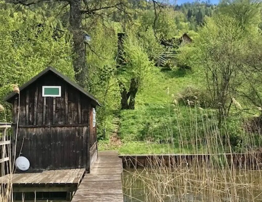 Seegrundstück am Ossiacher See mit Baugenehmigung für Luxuriöses Terrassen-Seehaus