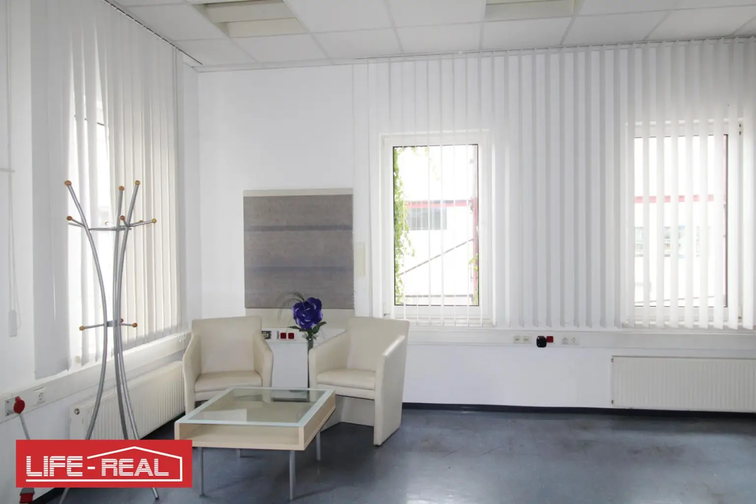 Vielseitig nutzbare Lagerhalle mit Büro im Gewerbegebiet Gramastetten