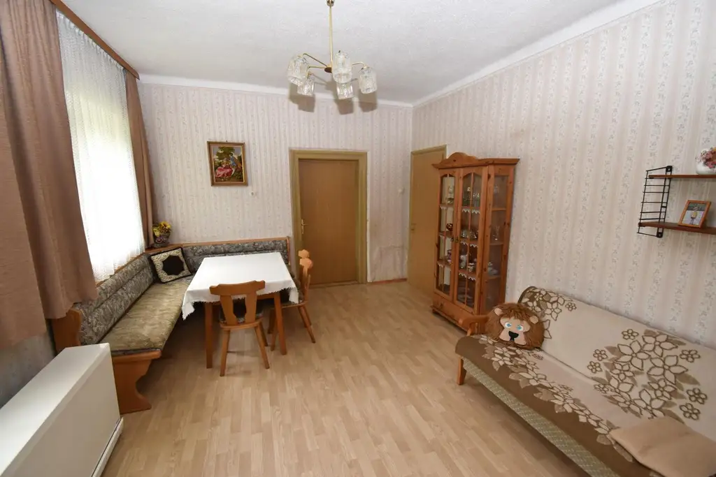 Wohnhaus - ehem. Bauernsacherl - mit Sanierungsrückstand