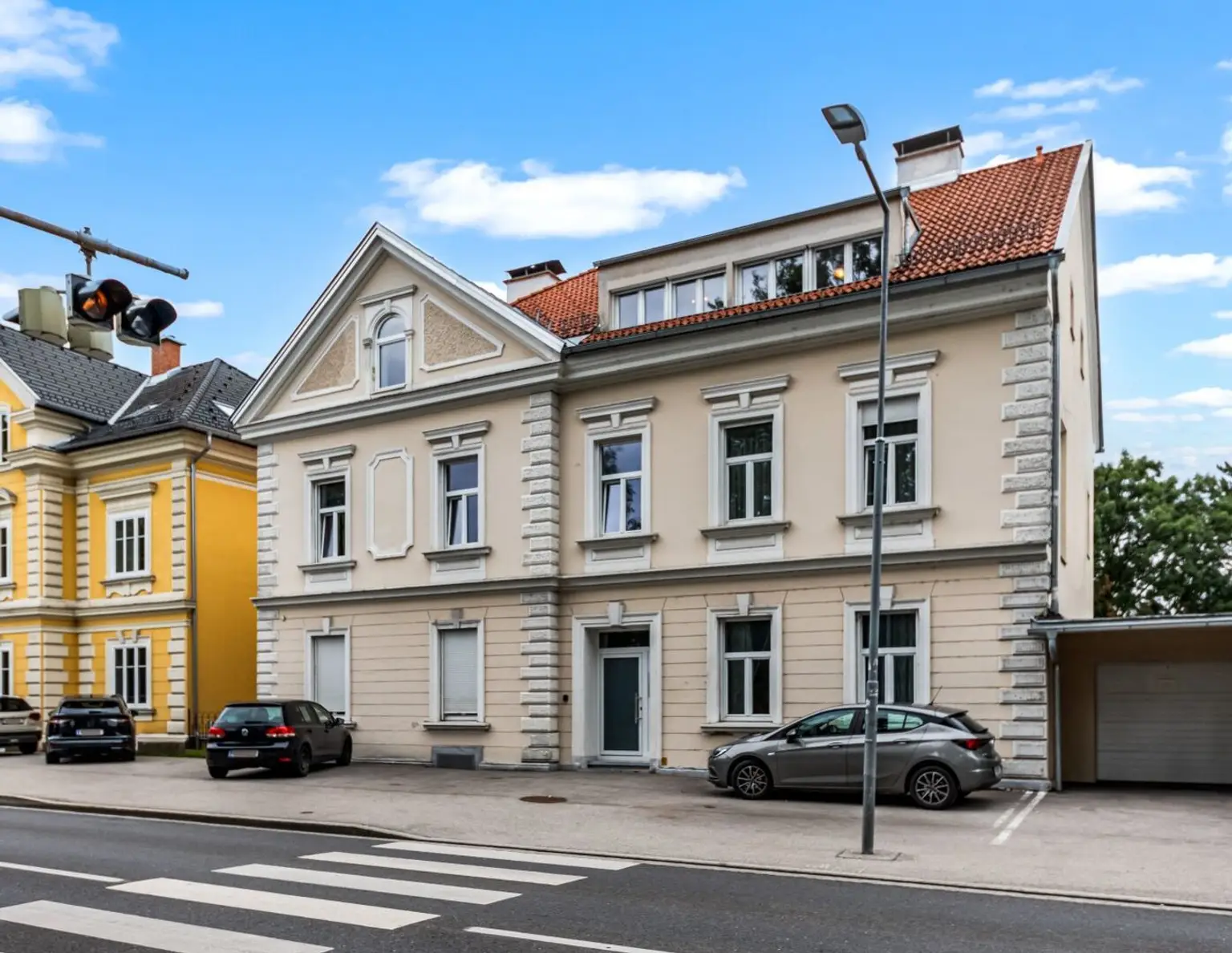 Charmante 3-Zimmer-Dachgeschosswohnung mit Terrasse und Bergblick in Klagenfurt!