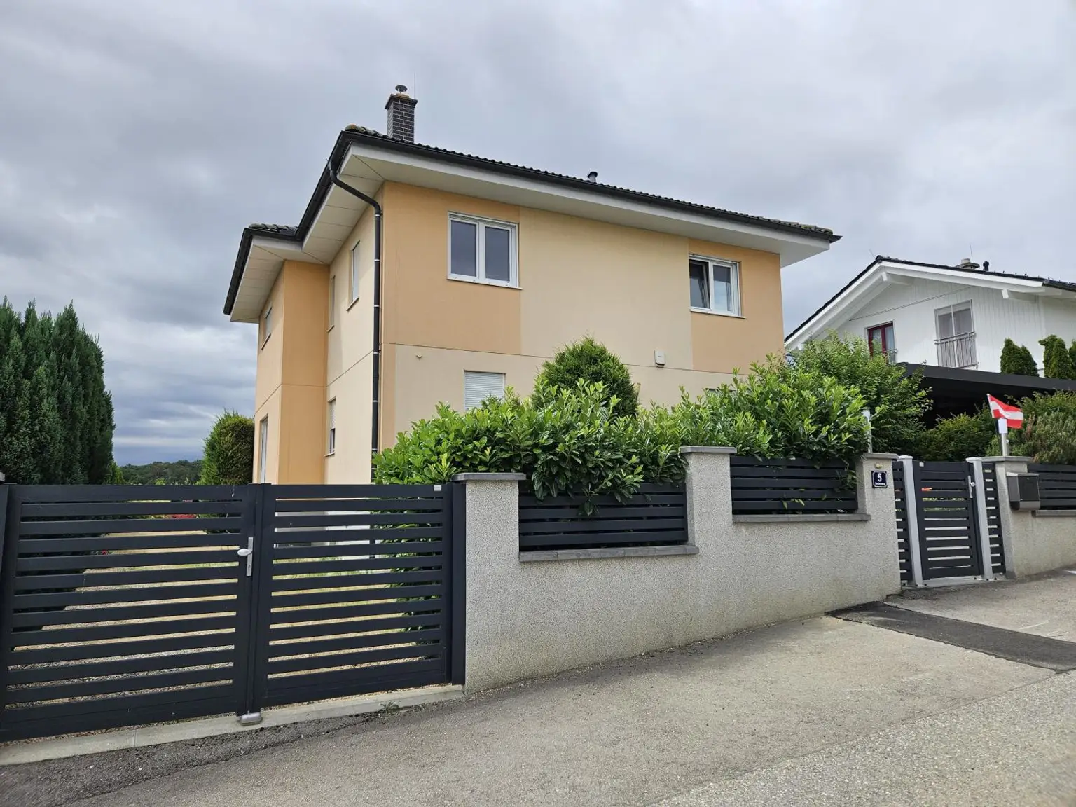 Straßenansicht Haus (1)