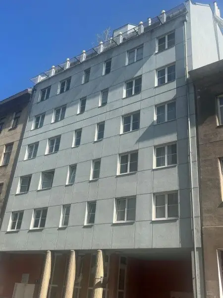 Bezaubernde 2-Zimmer-Wohnung mit KFZ-Stellplatz in Top-Lage des 4. Bezirks