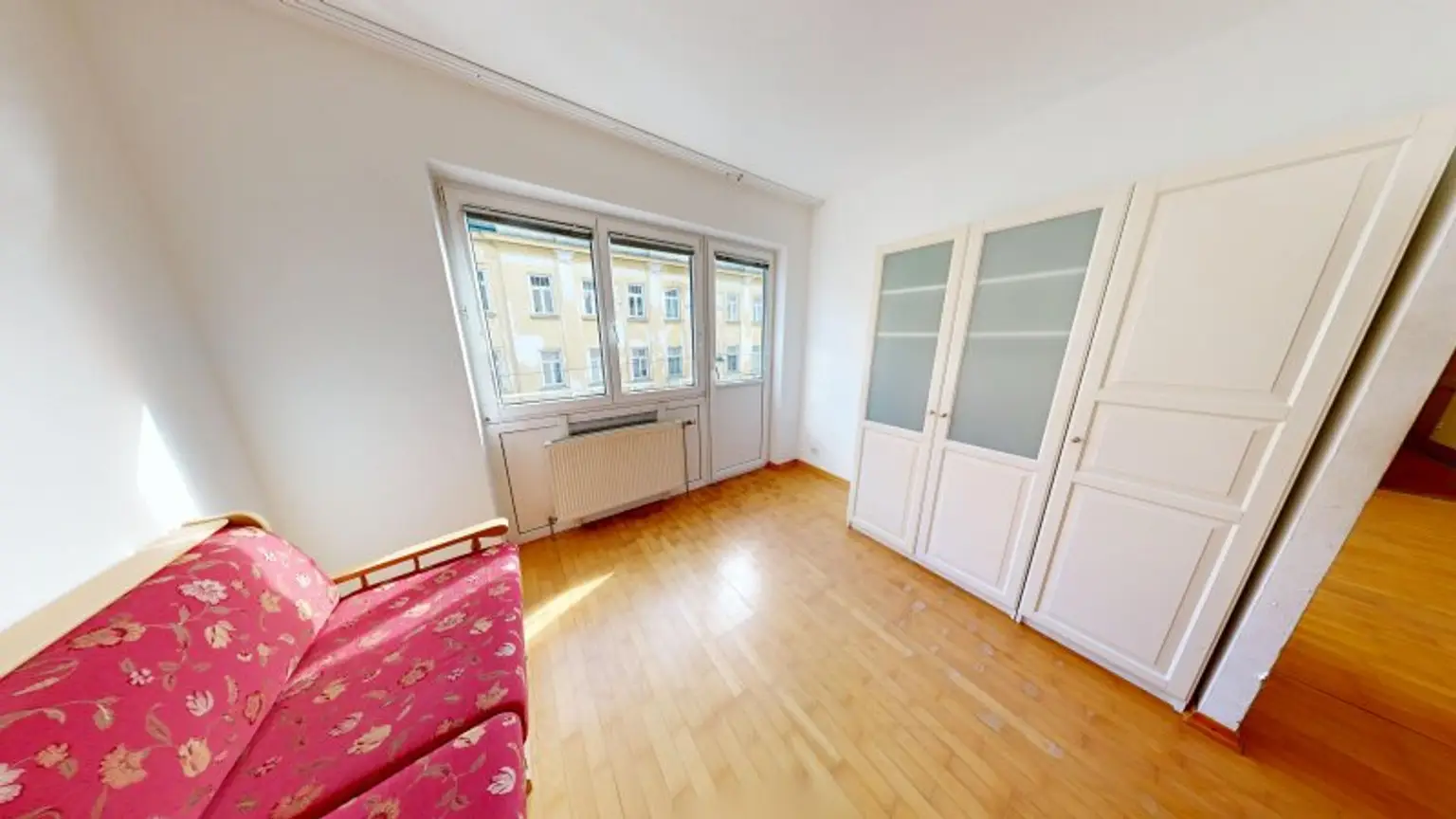 Ein helles Zuhause mit Zukunft für Eigennutzer und Investoren