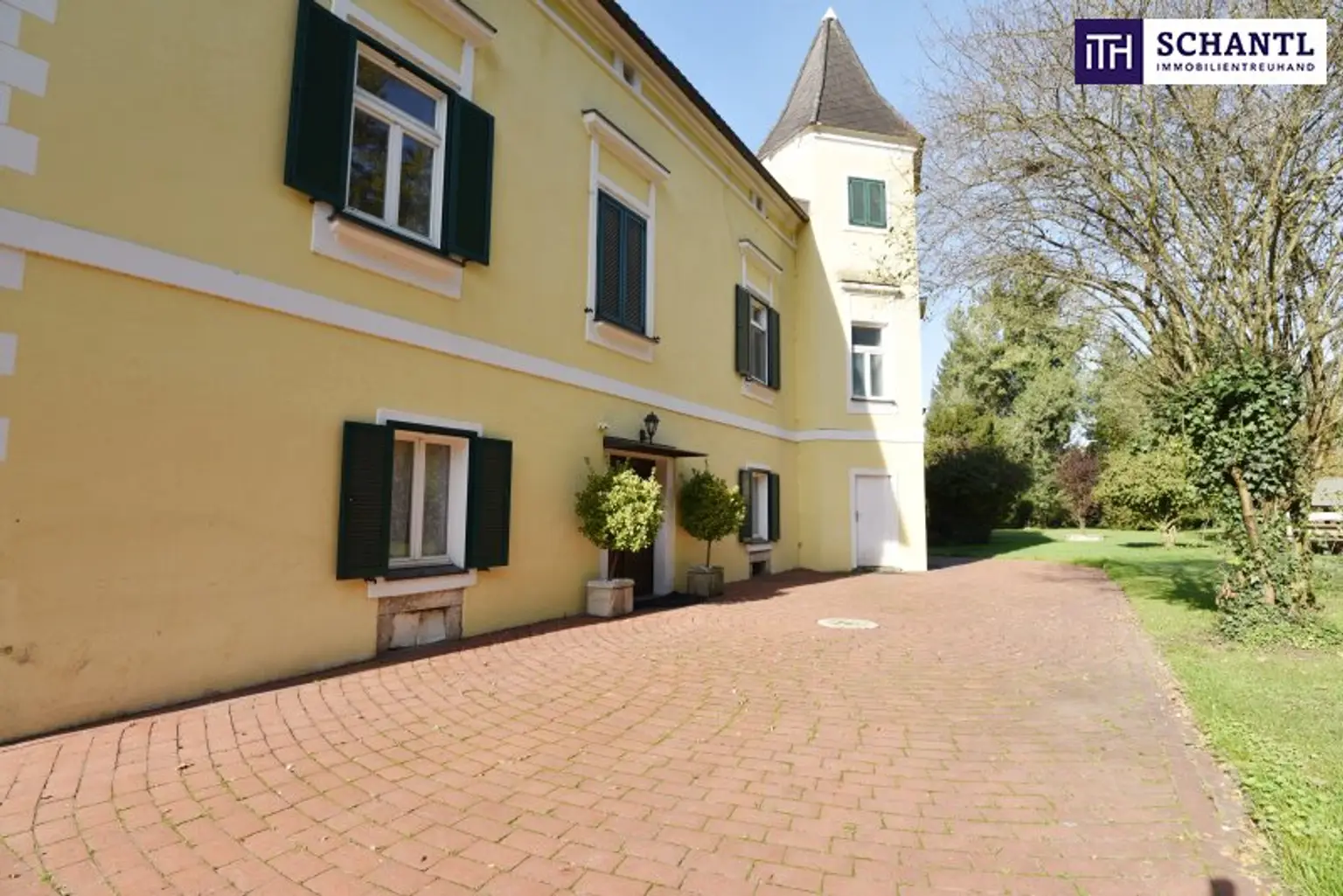 MÄRCHENHAFTE Wohnung im SCHLOSS inklusive Nutzung des SCHLOSSGARTENS! Ab sofort verfügbar!