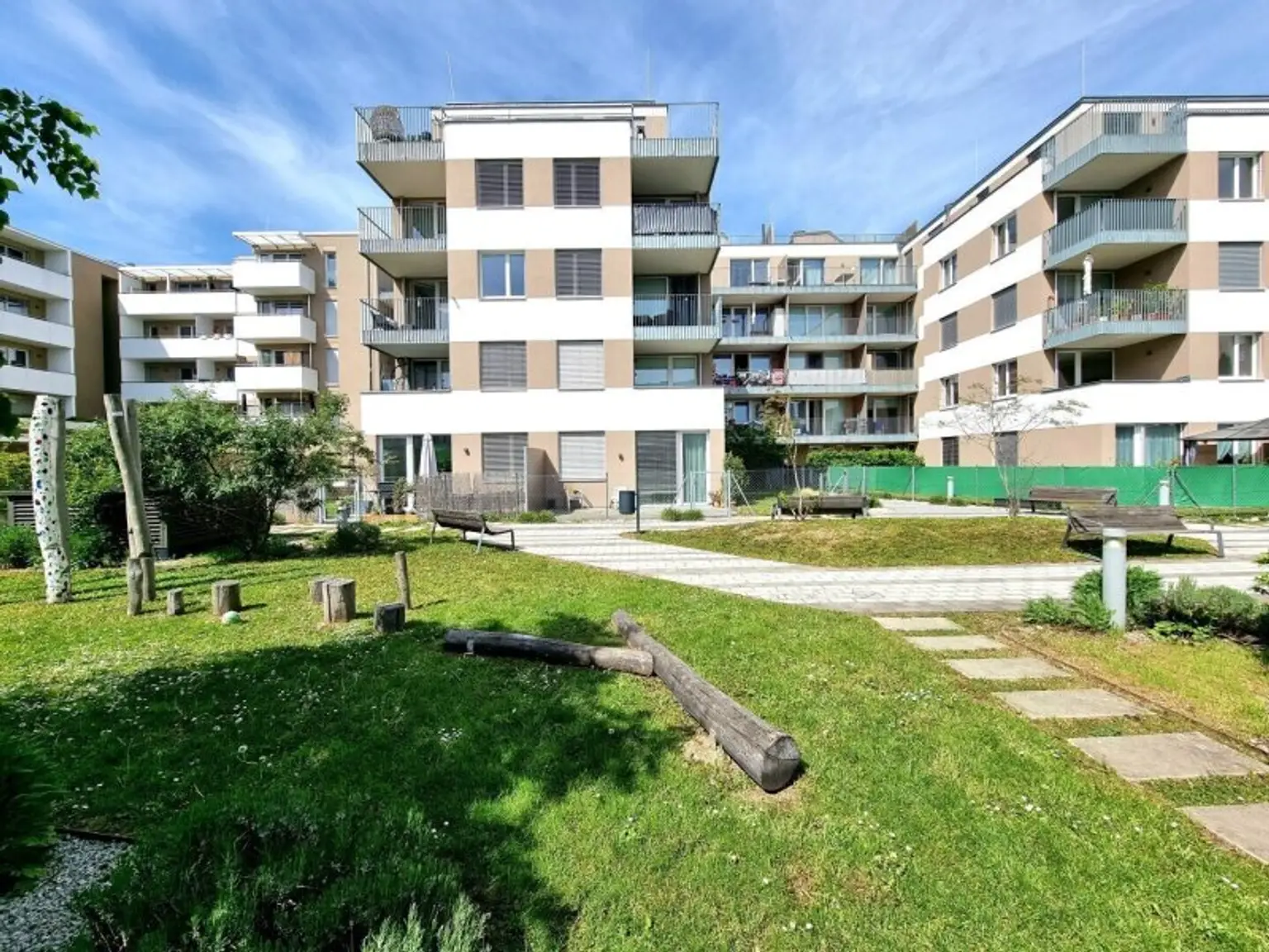 Stylische 2-Zimmer-Balkonwohnung in zentraler Lage