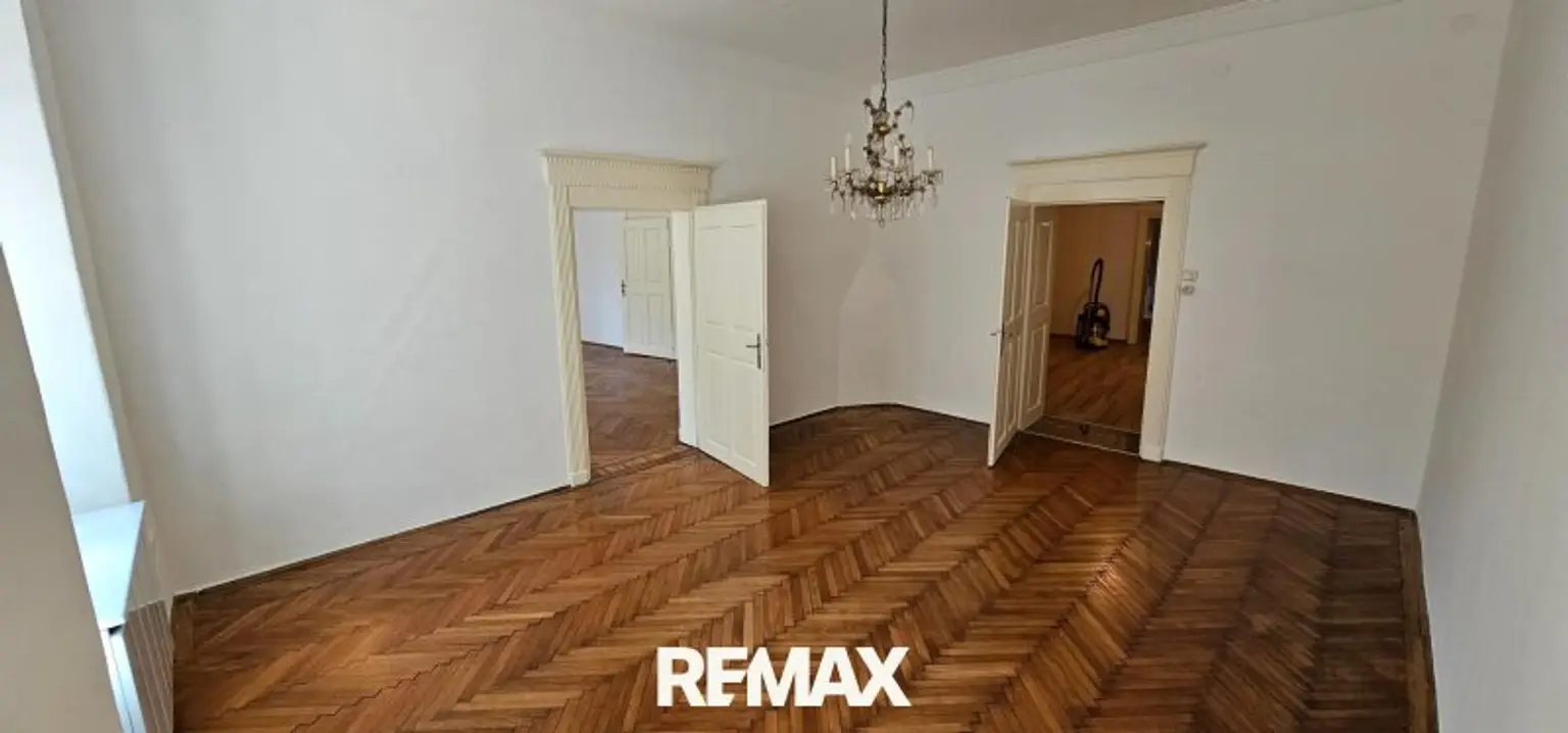 Zimmer 4  ~ 24,2m²  2. Aufnahme