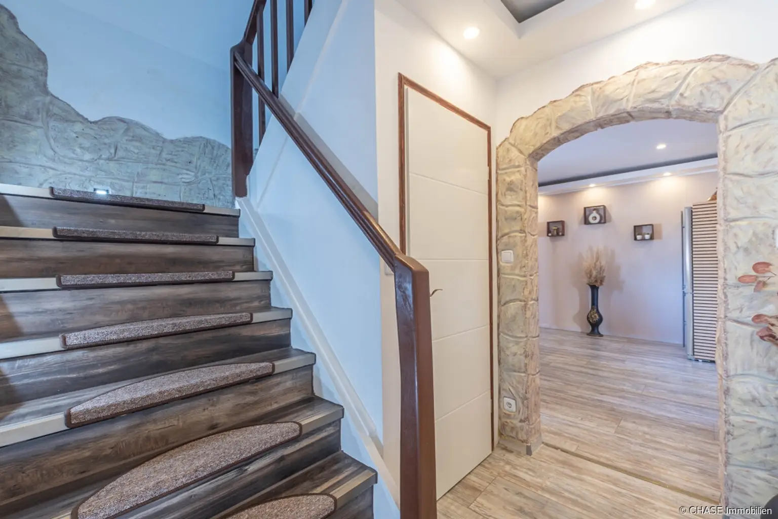Flur + Treppe