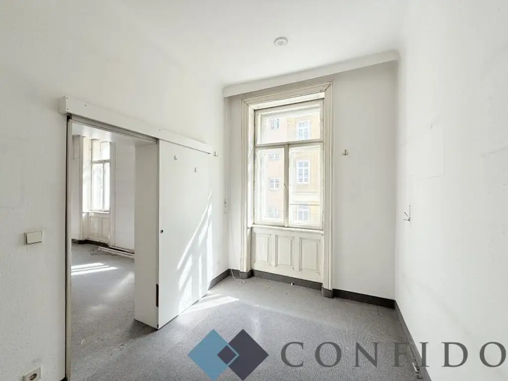 Gestalten Sie nach Ihrem Geschmack - Sanierungsbedürftige 3 Zimmer Altbauwohnung in der Clusiusgasse!