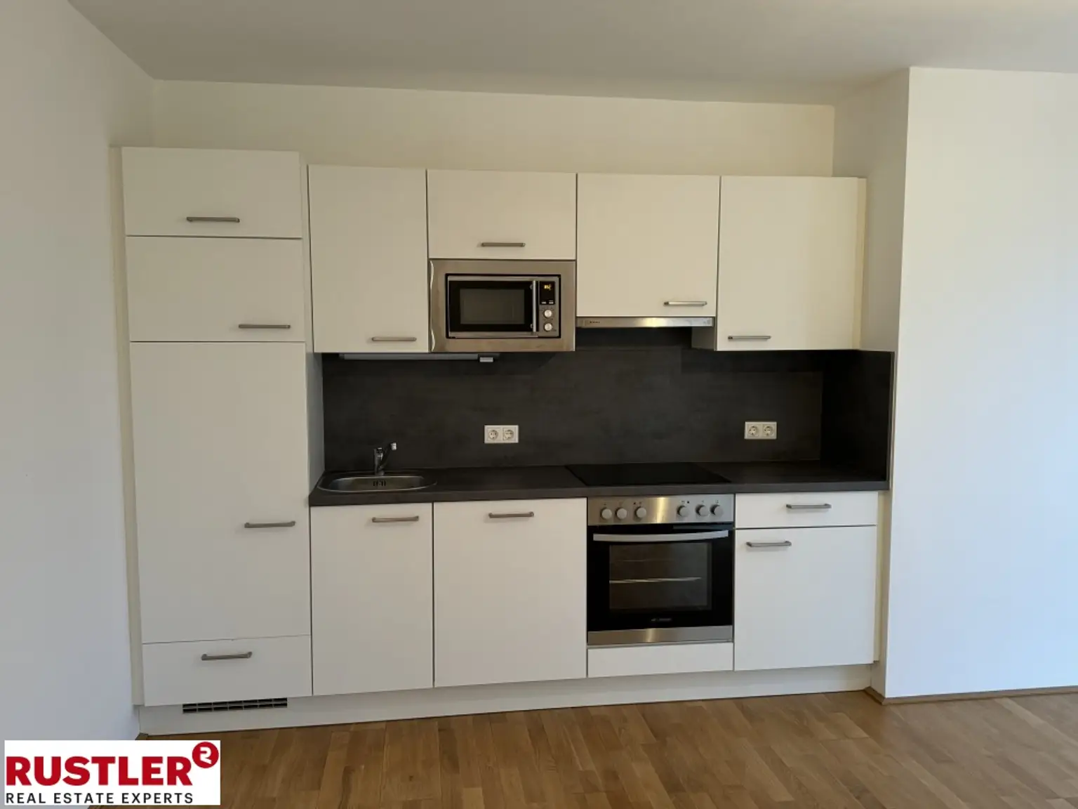 MODERNE 2 ZIMMER WOHNUNG MIT BALKON UND MÖBLIERTE KÜCHE - NAHE MÜHLWASSER