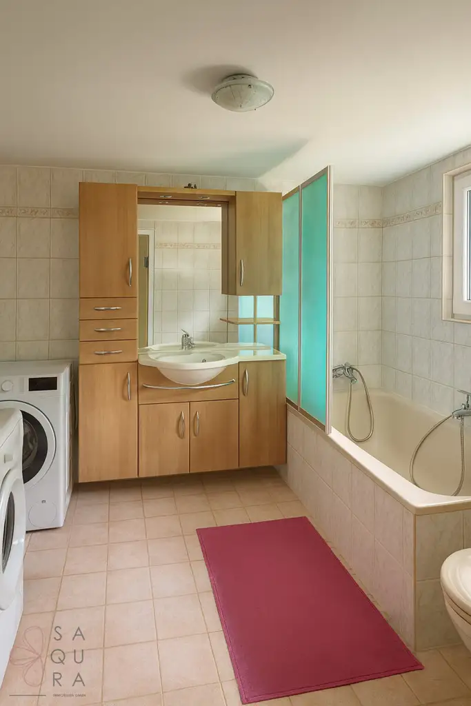 Charmantes Einfamilienhaus mit Einliegerwohnung, Garten und Garage – vielseitig nutzbar